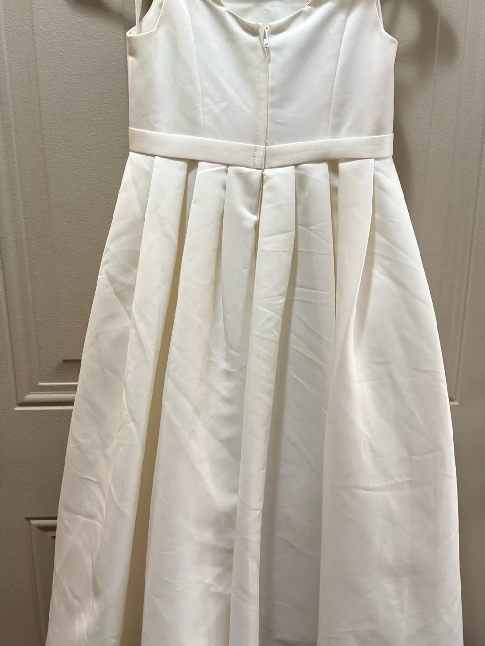 David’s Bridal WG1428 Off Shoulder White Satin Flower Girl Dress Size 6 with Red